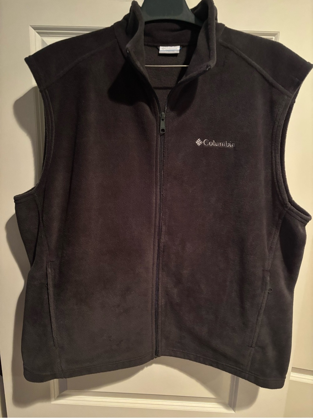 Columbia Men’s XL Black Fleece Vest Full Zip Pockets Outdoor Hiking WM6747